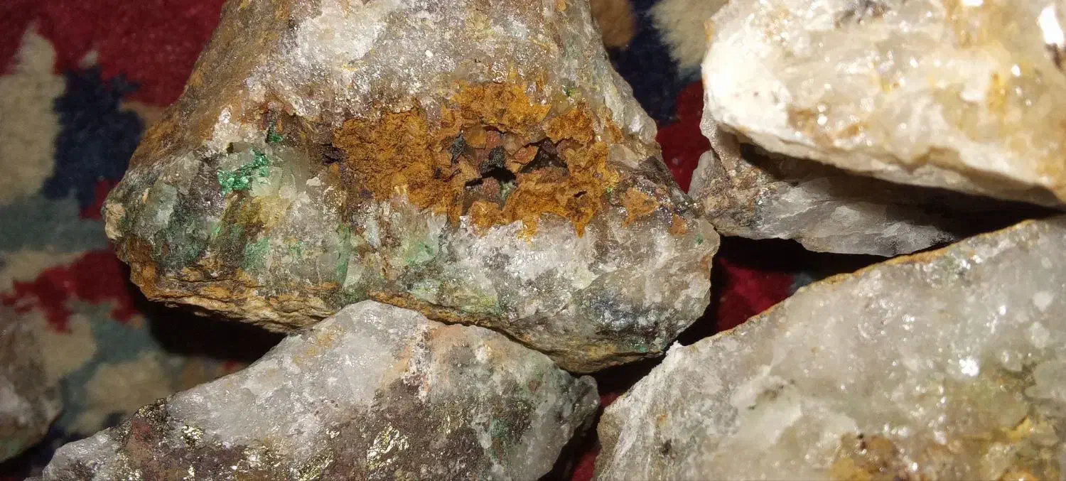 رگه طلا 120 سوت پاتکی اندریگان|جواهرات|خاروانا, |دیوار