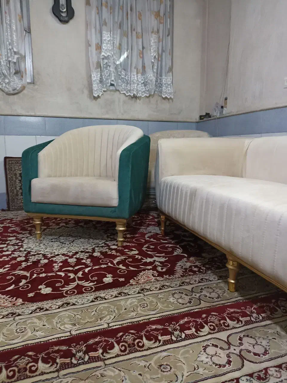 مبل راحتی ترکیب سبز درباری و کرم|مبلمان خانگی و میز عسلی|قم, شهر قائم|دیوار