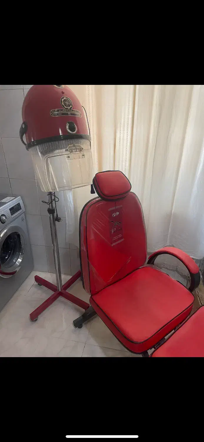 تخت تاشو فلزی و سشوار پایه بلند|آرایشگاه و سالن‌های زیبایی|بروجرد, |دیوار