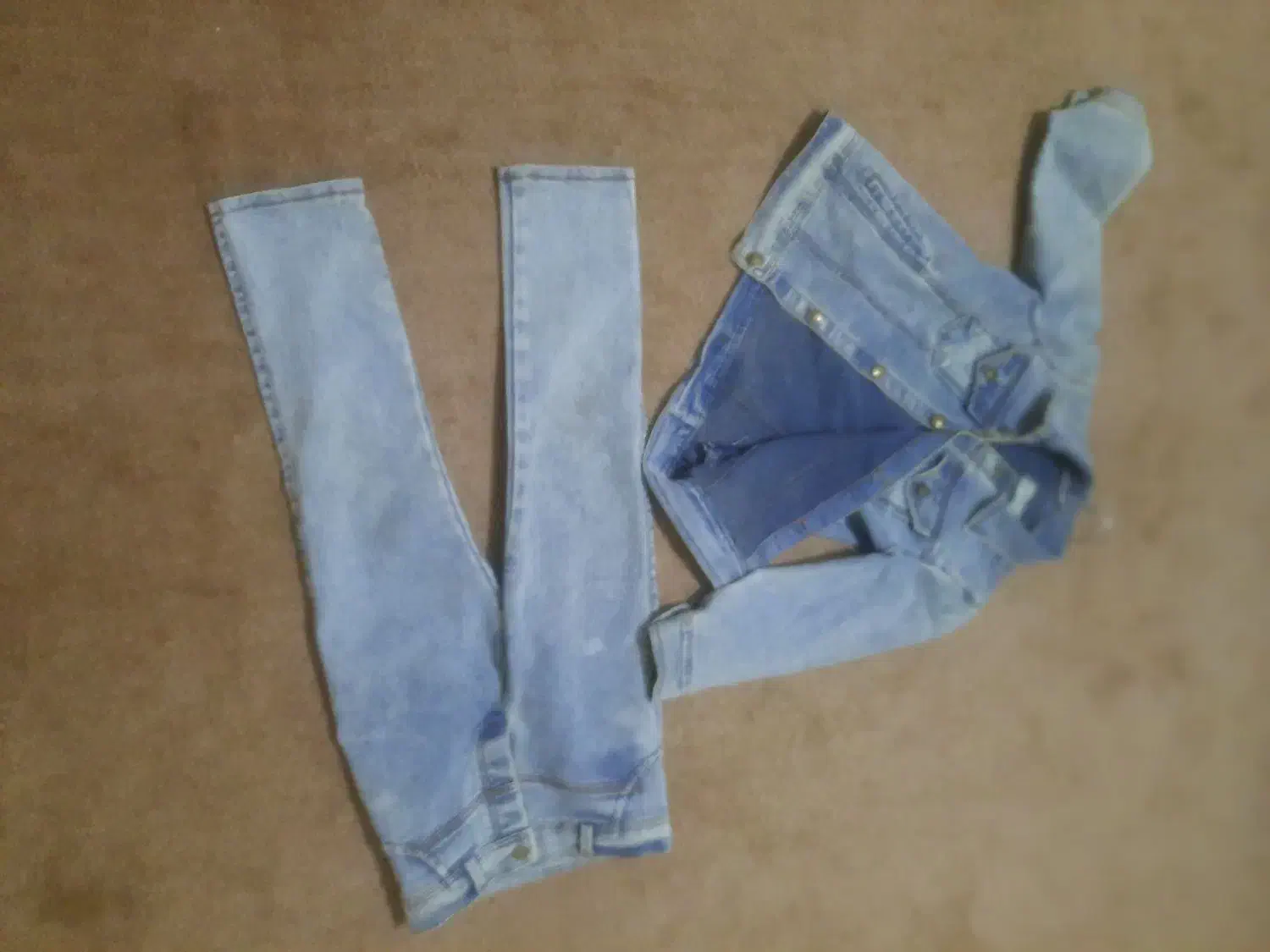 لباس بچه|لباس|بروجرد, |دیوار