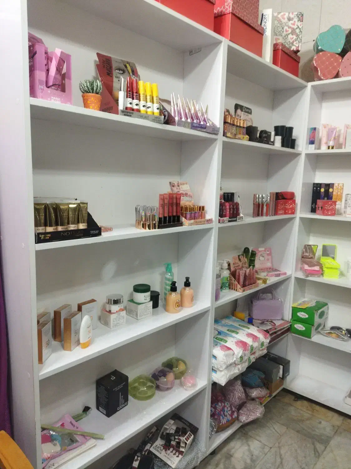 قفسه و ویترین پیشخوان مغازه ام دی اف|فروشگاه و مغازه|کرج, خرمدشت|دیوار