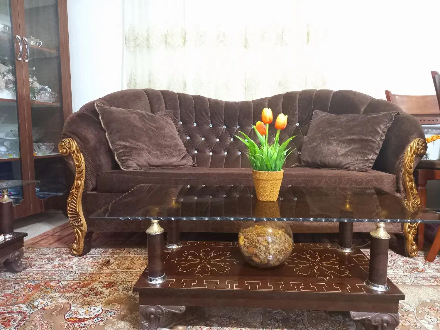 مبل هشت نفره و کلاسیک(کار کرده)|مبلمان خانگی و میز عسلی|شبستر, |دیوار