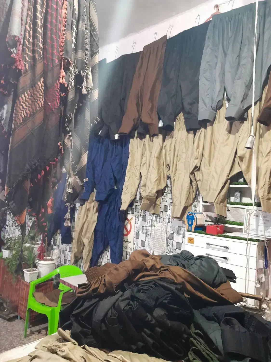 شلوارکردی زندان بافت|لباس|شهرکرد, |دیوار