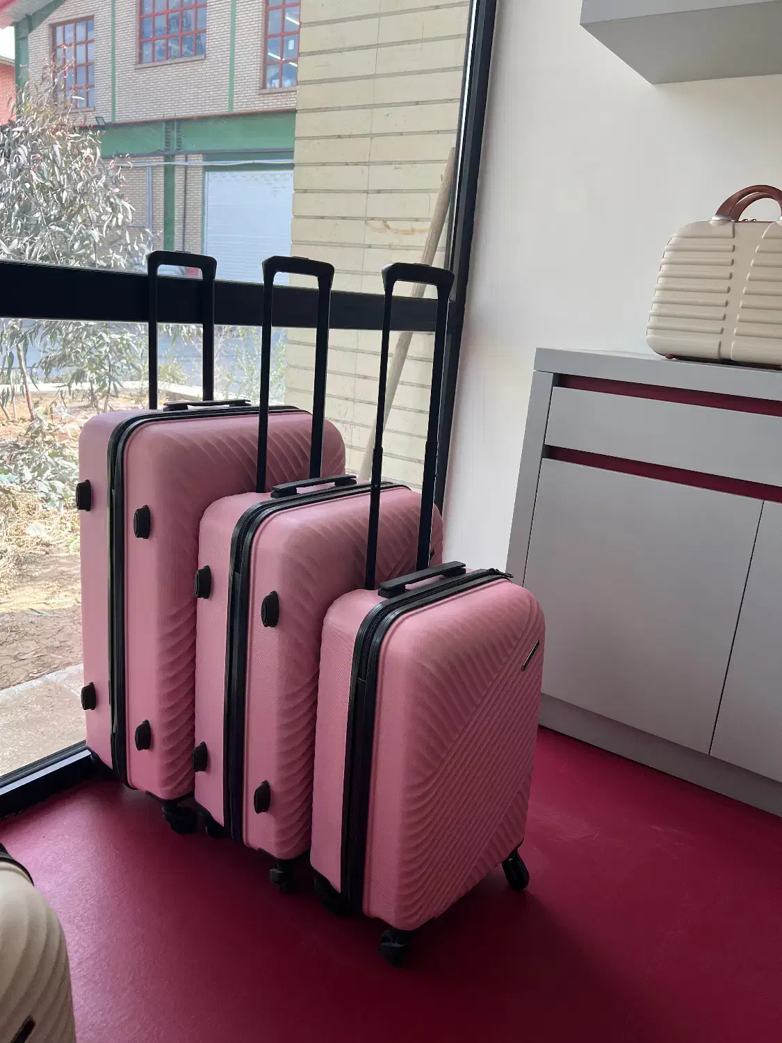 چمدان و کیف|کیف، کفش، کمربند|کهریزک, |دیوار