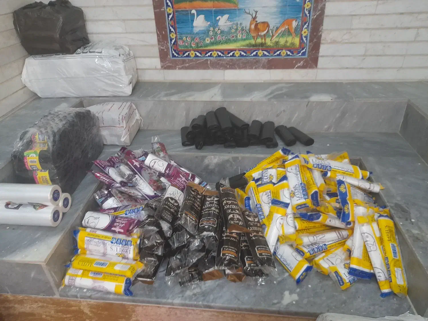 فروش عمده و خورده سفره و پلاستیک زباله|سفره، حوله، دستمال آشپزخانه|شیراز, ریاستی|دیوار