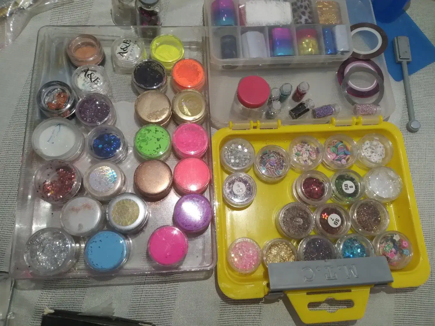 فروش وسایل کاشت ناخن کامل در حد نو|آرایشی، بهداشتی، درمانی|نهاوند, |دیوار