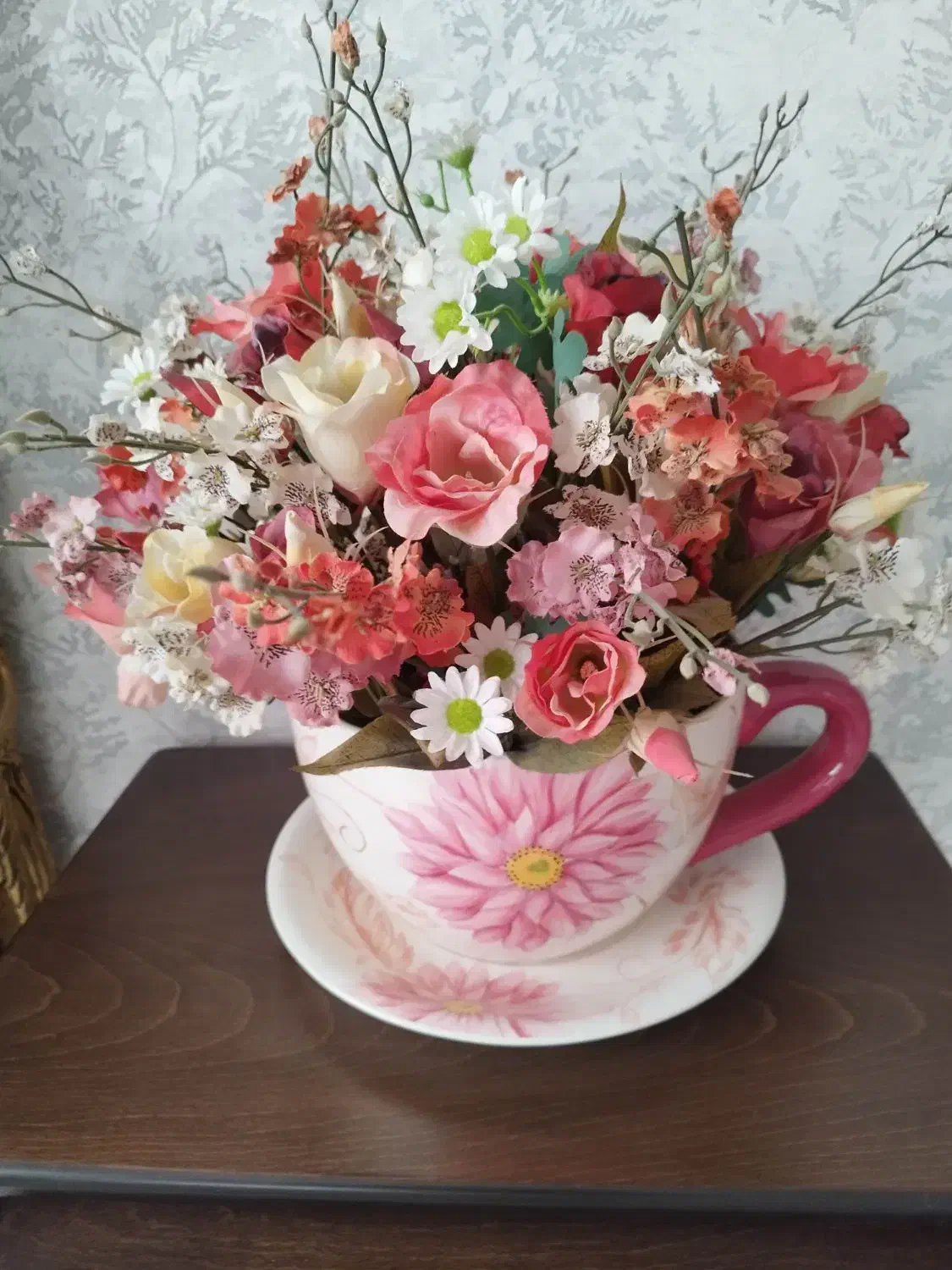 گل مصنوعی فنجان نعلبکی بزرگ|گل مصنوعی|فردیس, منظریه|دیوار