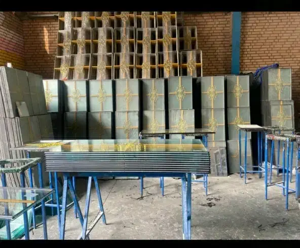 شیشه بر وارد و نیمه وارد و کارگر ساده|استخدام صنعتی، فنی، مهندسی|قزوین, |دیوار