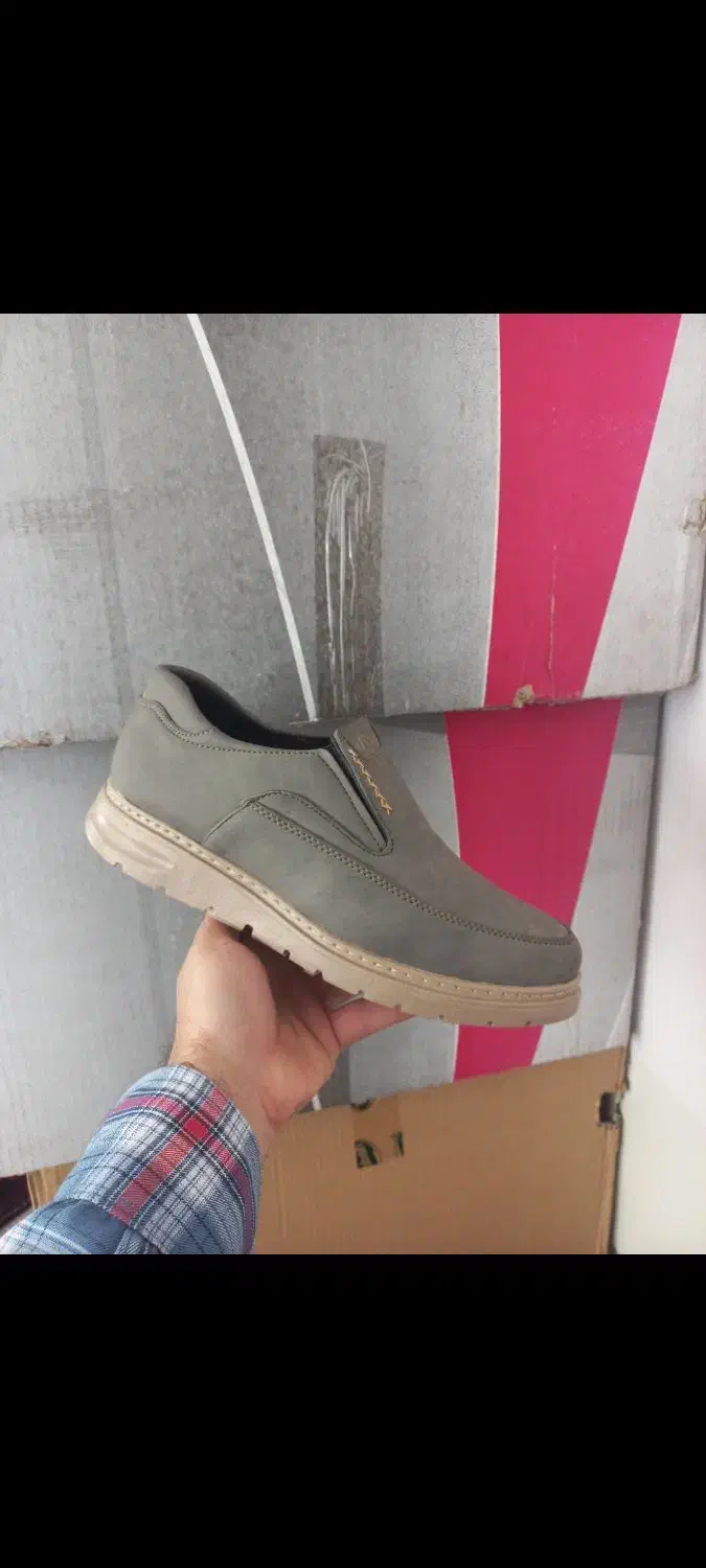 کفش های تک سایز|کیف، کفش، کمربند|قم, نیروگاه|دیوار