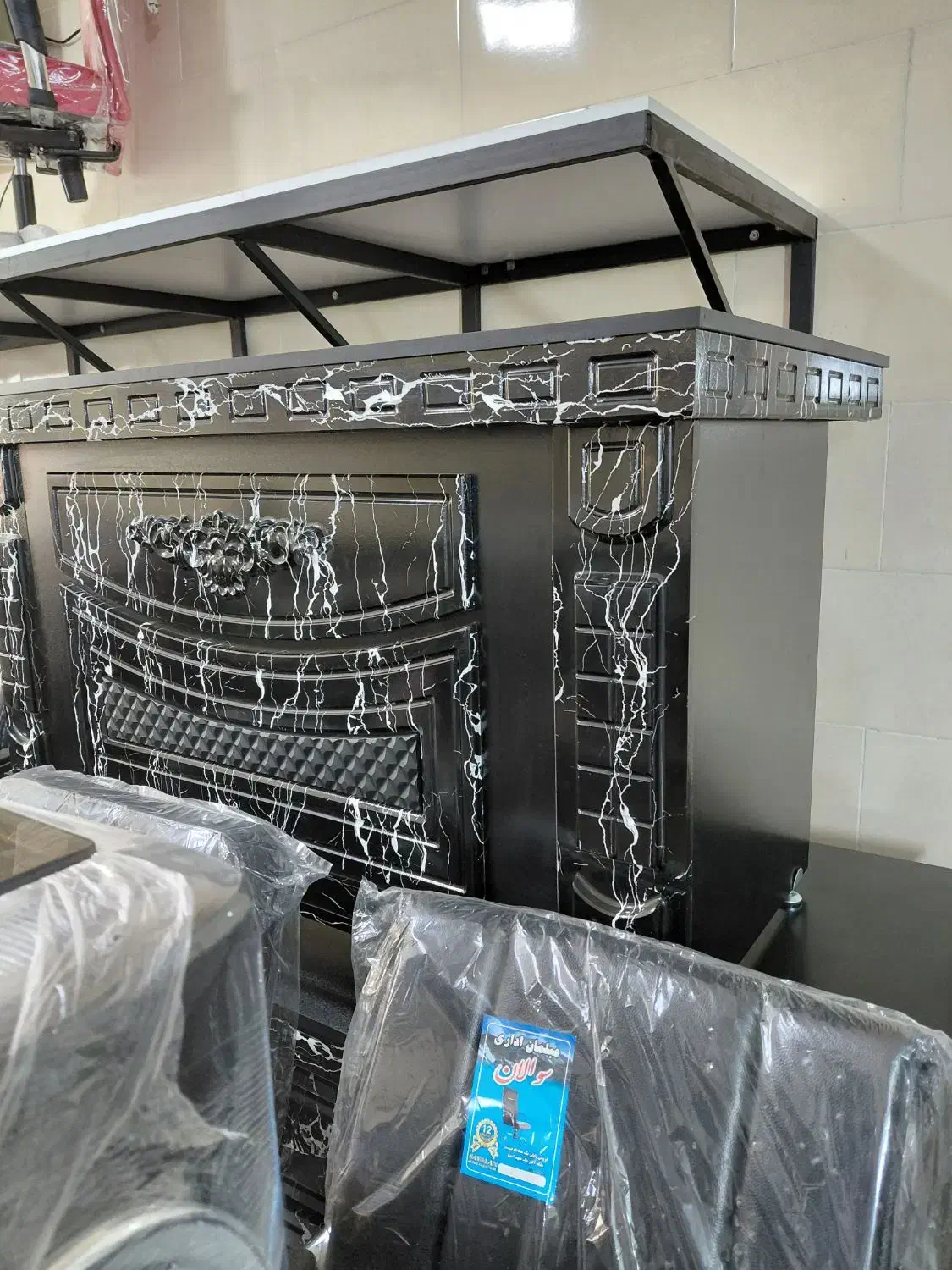 صندلی چروک بغل وکیوم کد ۱۲۰ میز کد ۵۹۰|مبلمان اداری|کرج, حصارک پایین|دیوار