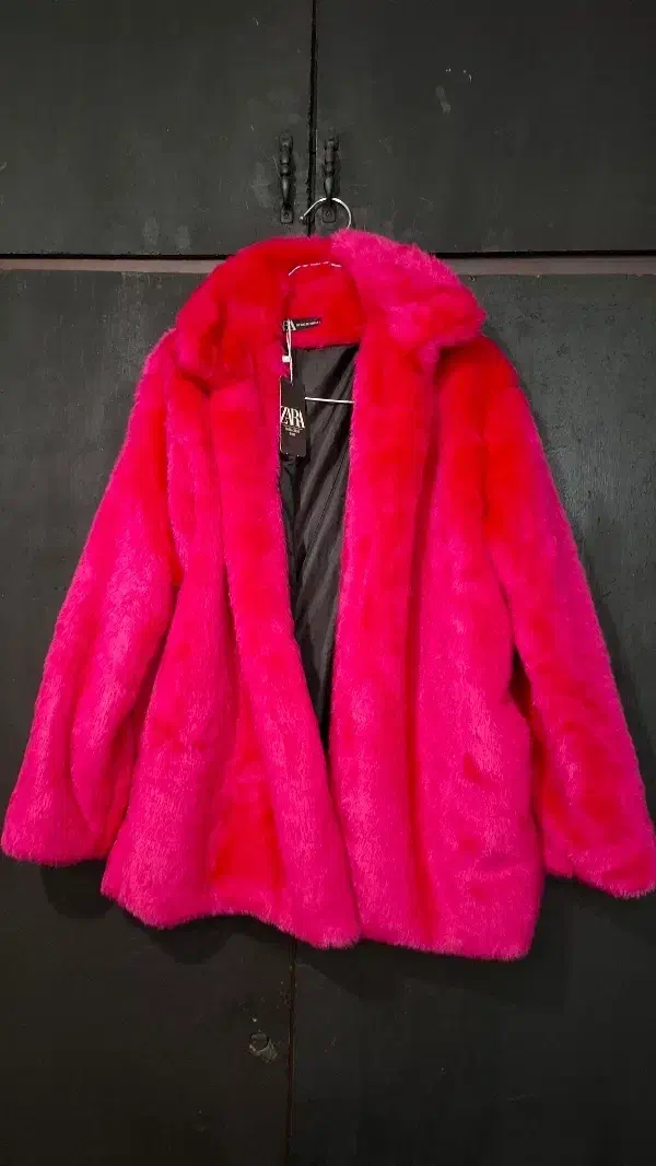 پالتو خز صورتی|لباس|ملارد, |دیوار