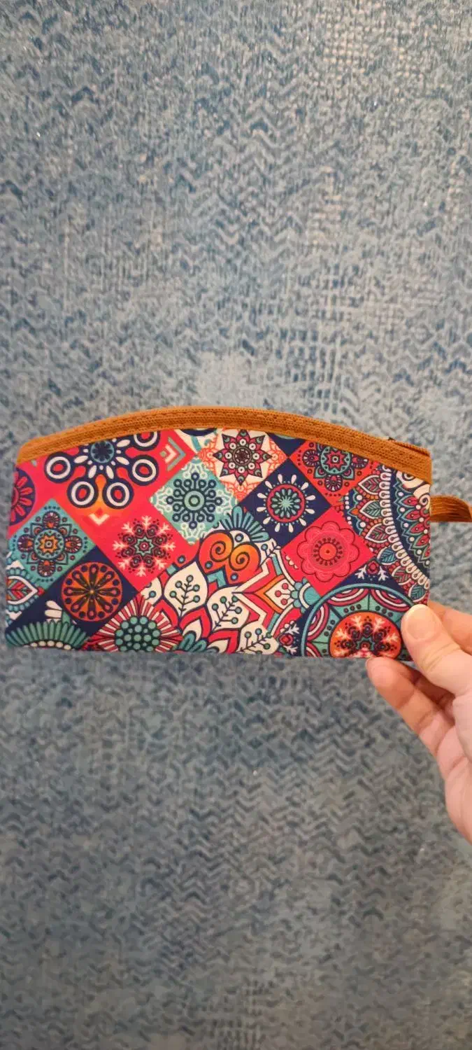 آرایشی و جامدادی|کیف، کفش، کمربند|رشت, حمیدیان|دیوار