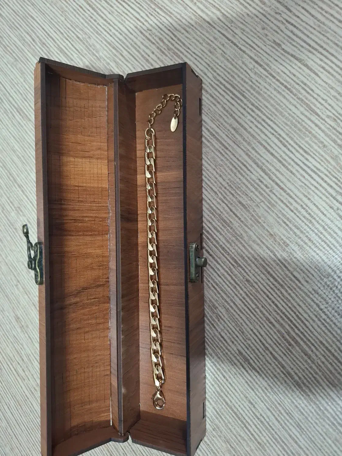 دسبند کارتیر زنانه رنگ ثابت همراه با جعبه چوبی|بدلیجات|بجنورد, |دیوار