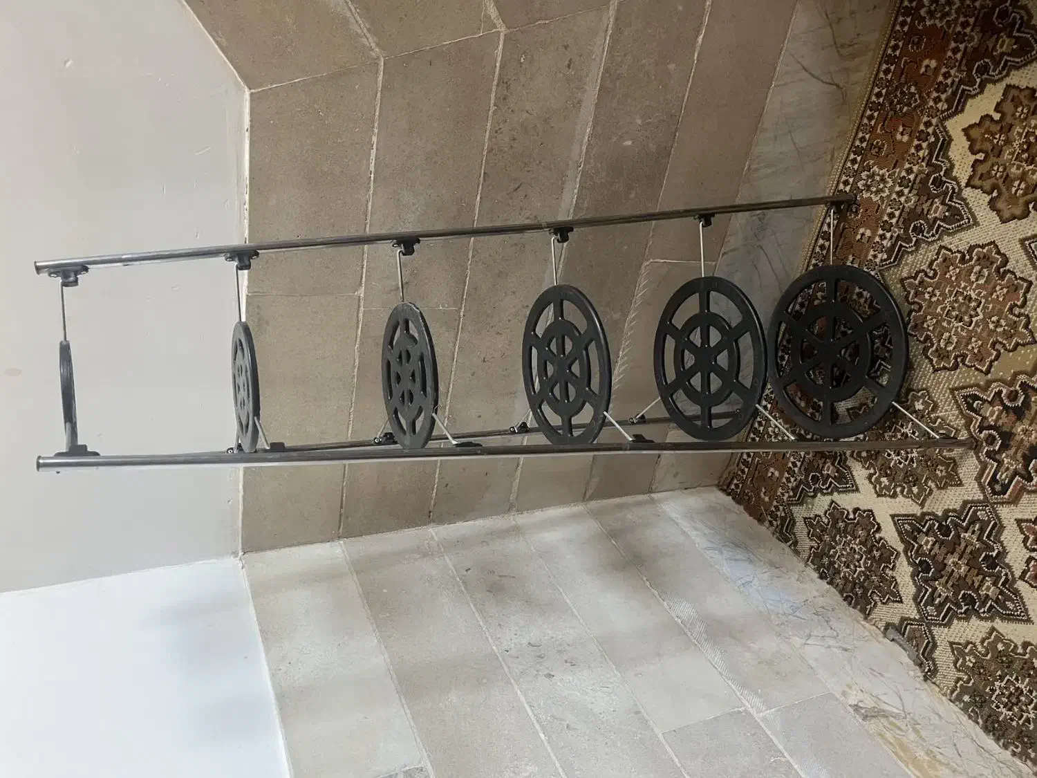 پایه قابلمه|آبچکان و نظمدهنده ظروف|کاشان, کارگر|دیوار