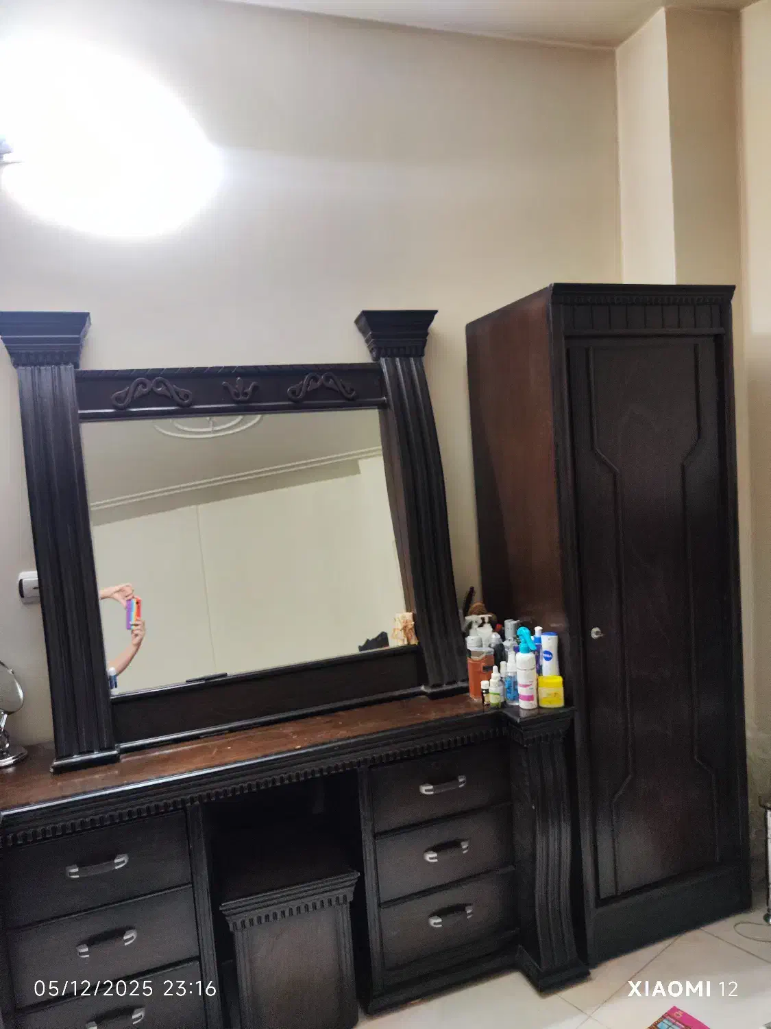 کمد و آیینه|مبلمان خانگی و میز عسلی|اصفهان, خلیل آباد|دیوار