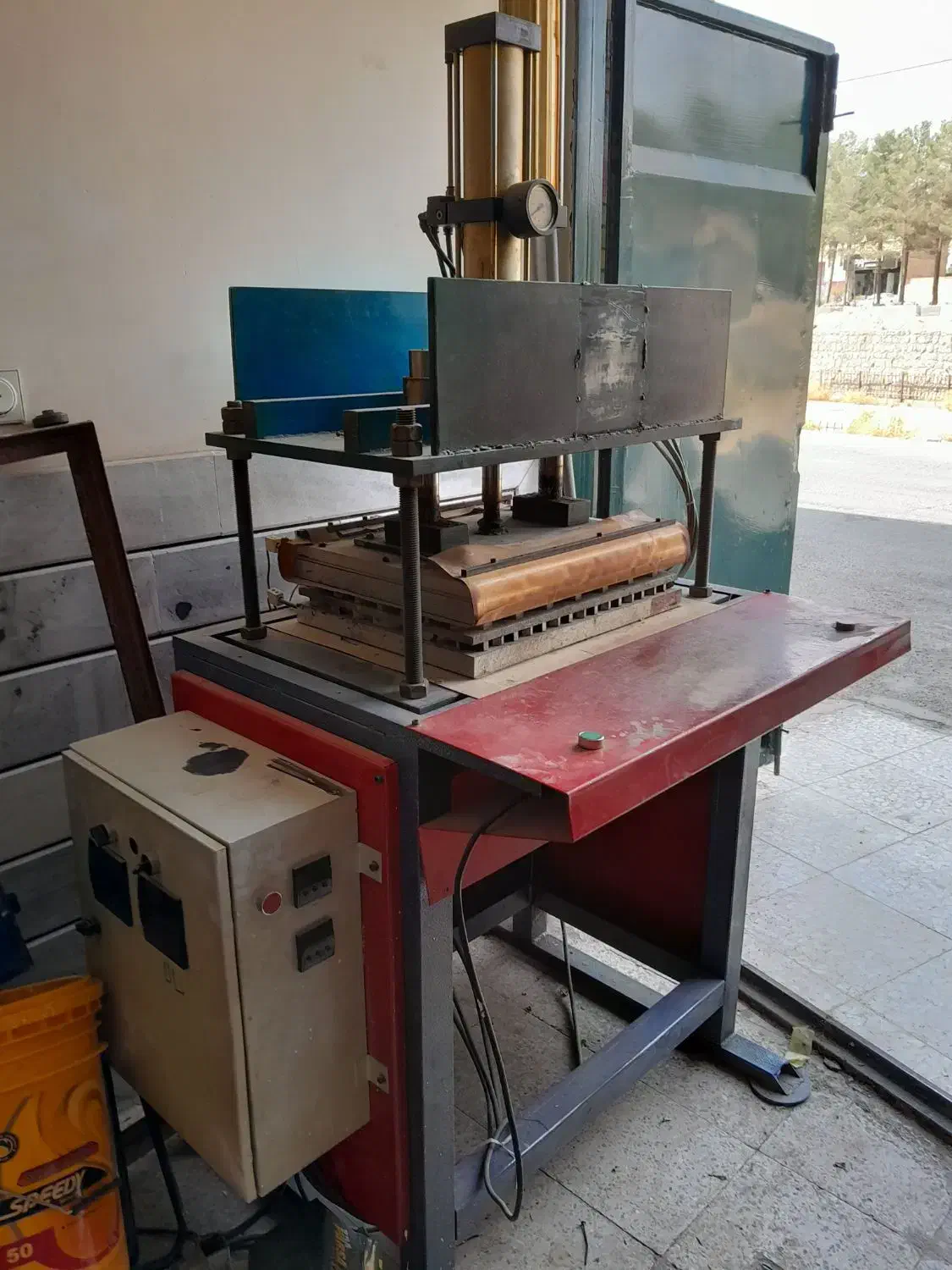 دستگاه پرس چرم وپارچه|ماشینآلات صنعتی|خمینیشهر, |دیوار