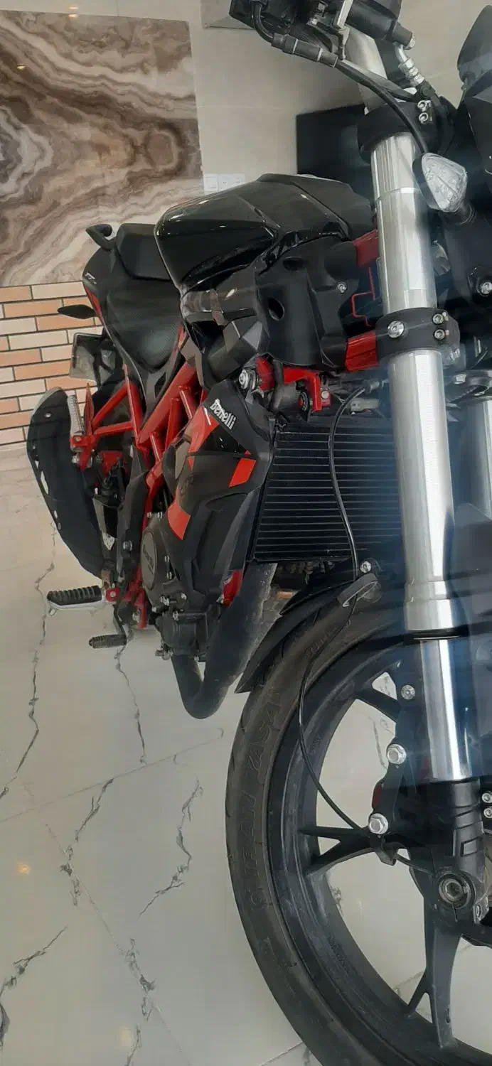 بنلی 250|موتورسیکلت|شیراز, کوشک میدان|دیوار