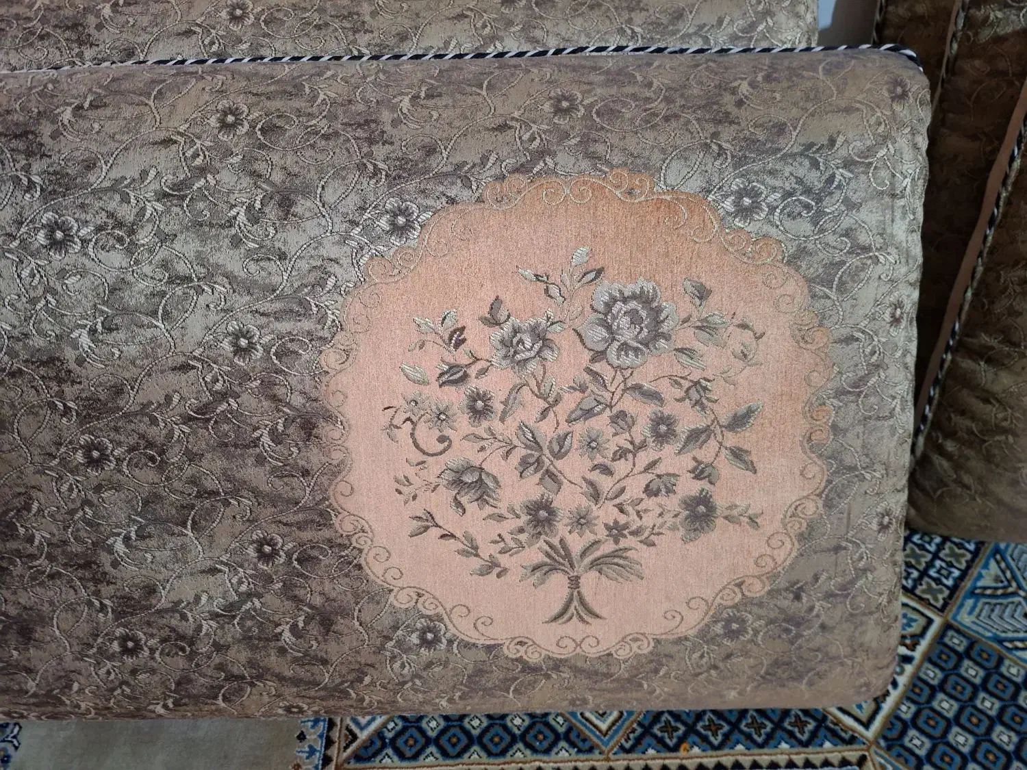 پشتی|پشتی|فولادشهر, A1|دیوار