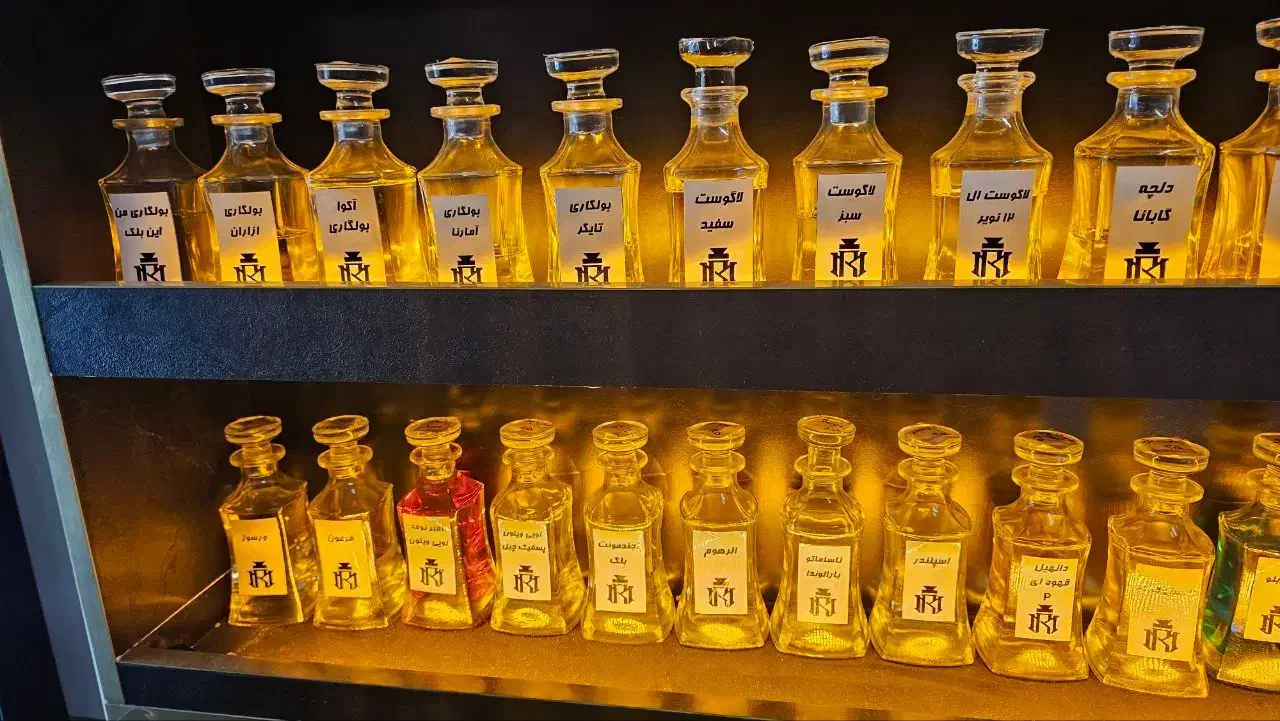 واگذاری یه باب غرفه عطر فروشی|فروش مغازه و غرفه|کرج, فاز ۴ مهرشهر|دیوار