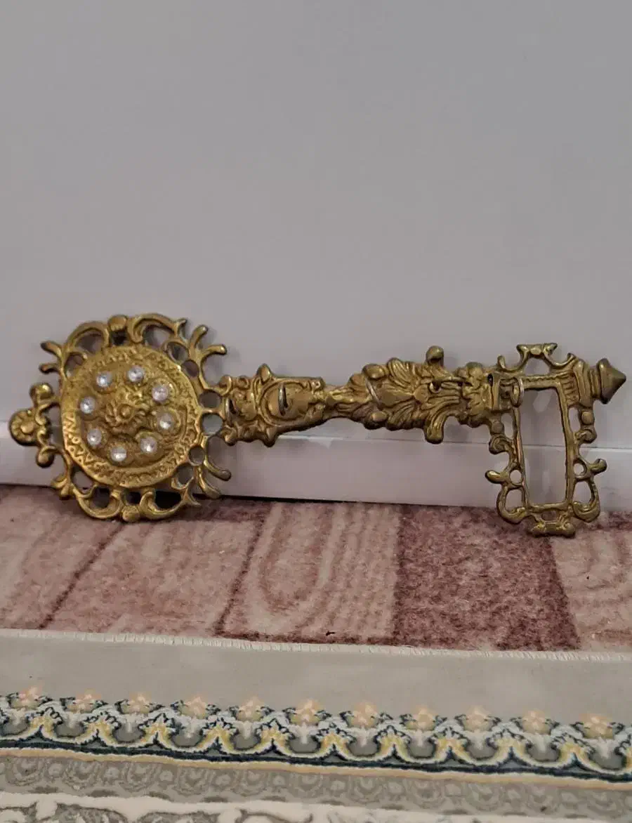 برنزه میوه خوری بزرگ آجیل خوری شیرینی خوری سه طبقه|ظروف سرو و پذیرایی|خوی, |دیوار