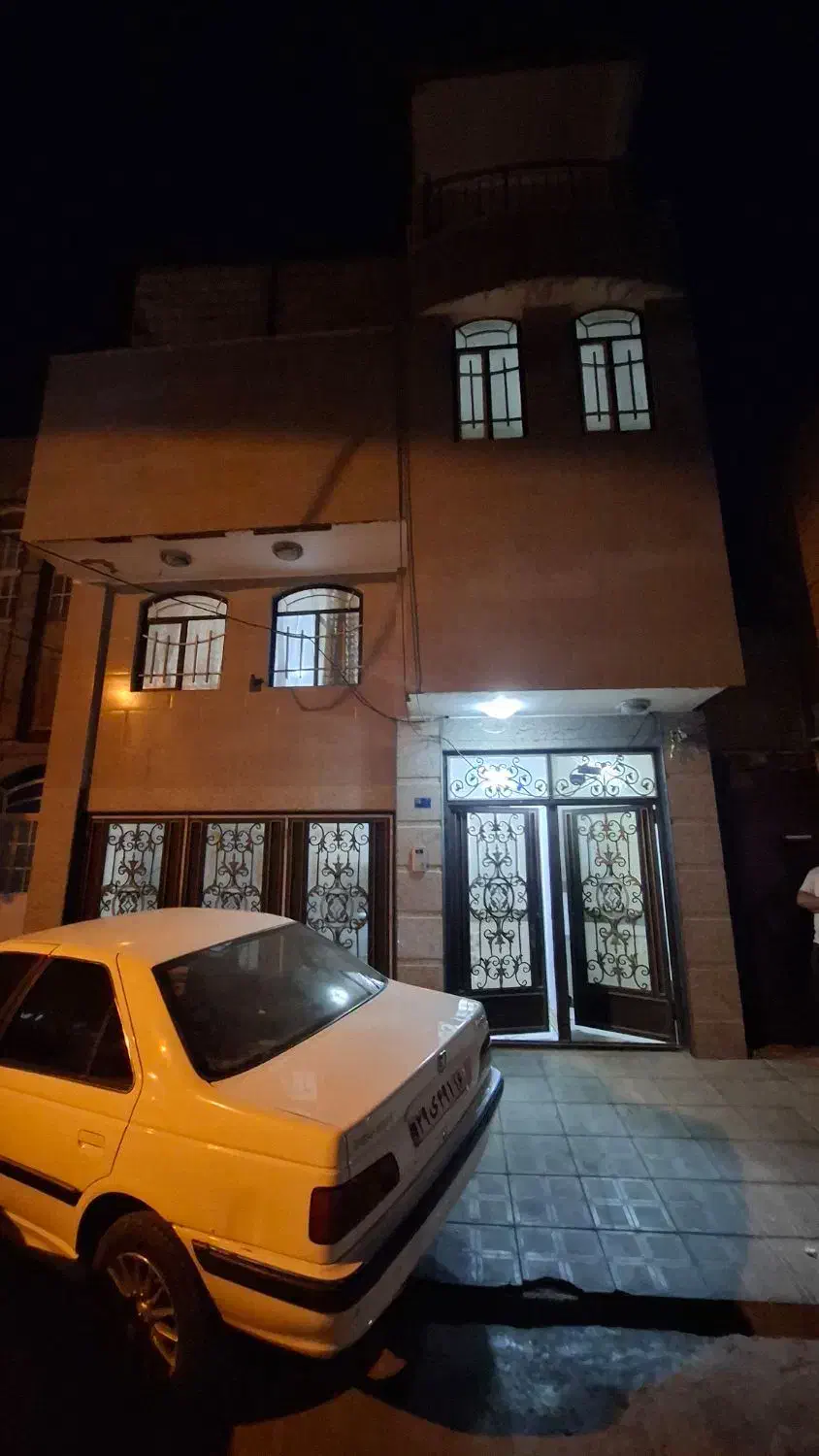 خانه ویلایی سه طبقه و نیم فول امکانات|فروش آپارتمان|قم, شهید صیاد شیرازی|دیوار