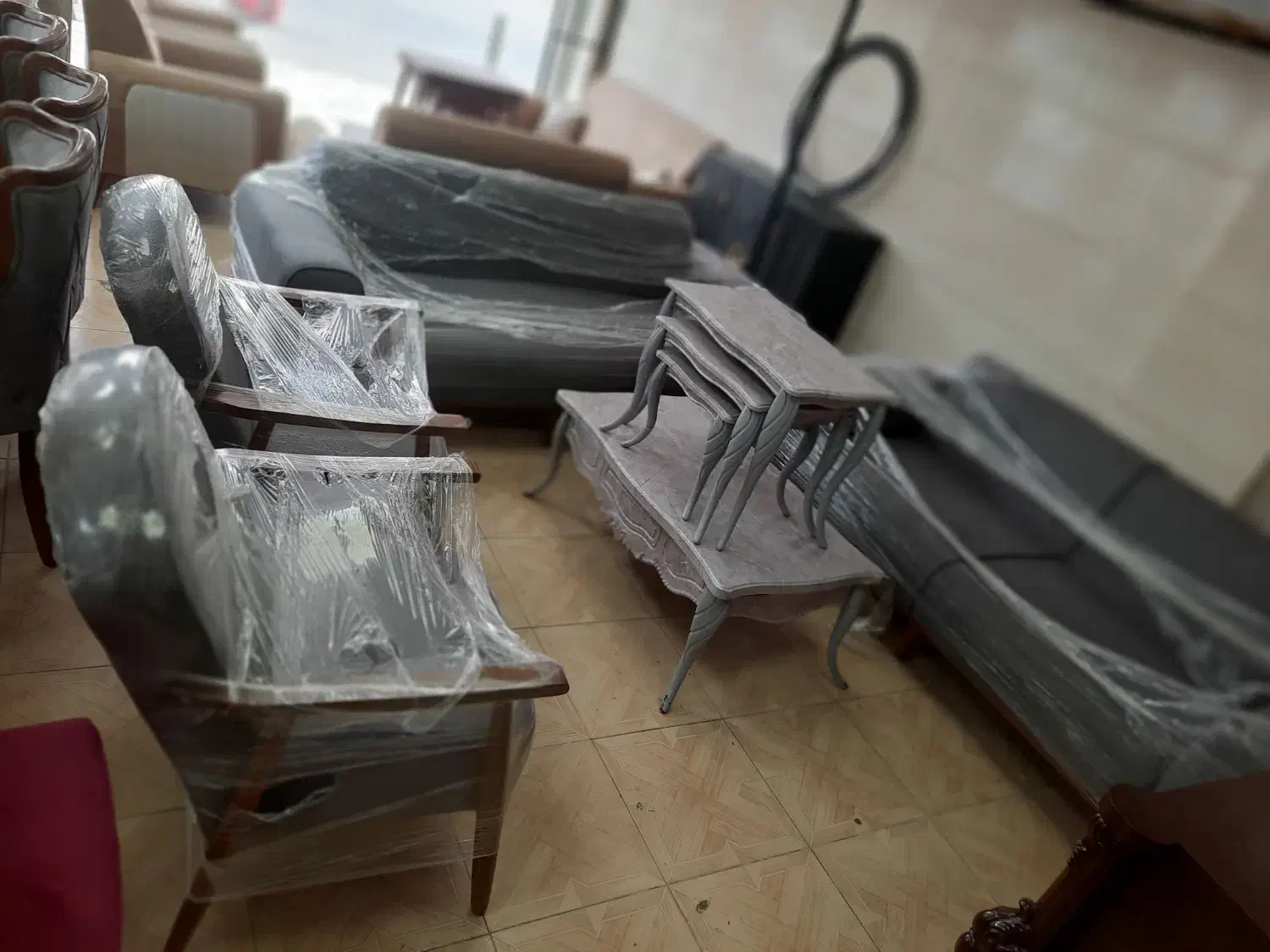 مبل ۸ نفره مینی مال|مبلمان خانگی و میز عسلی|رشت, گلزاران|دیوار