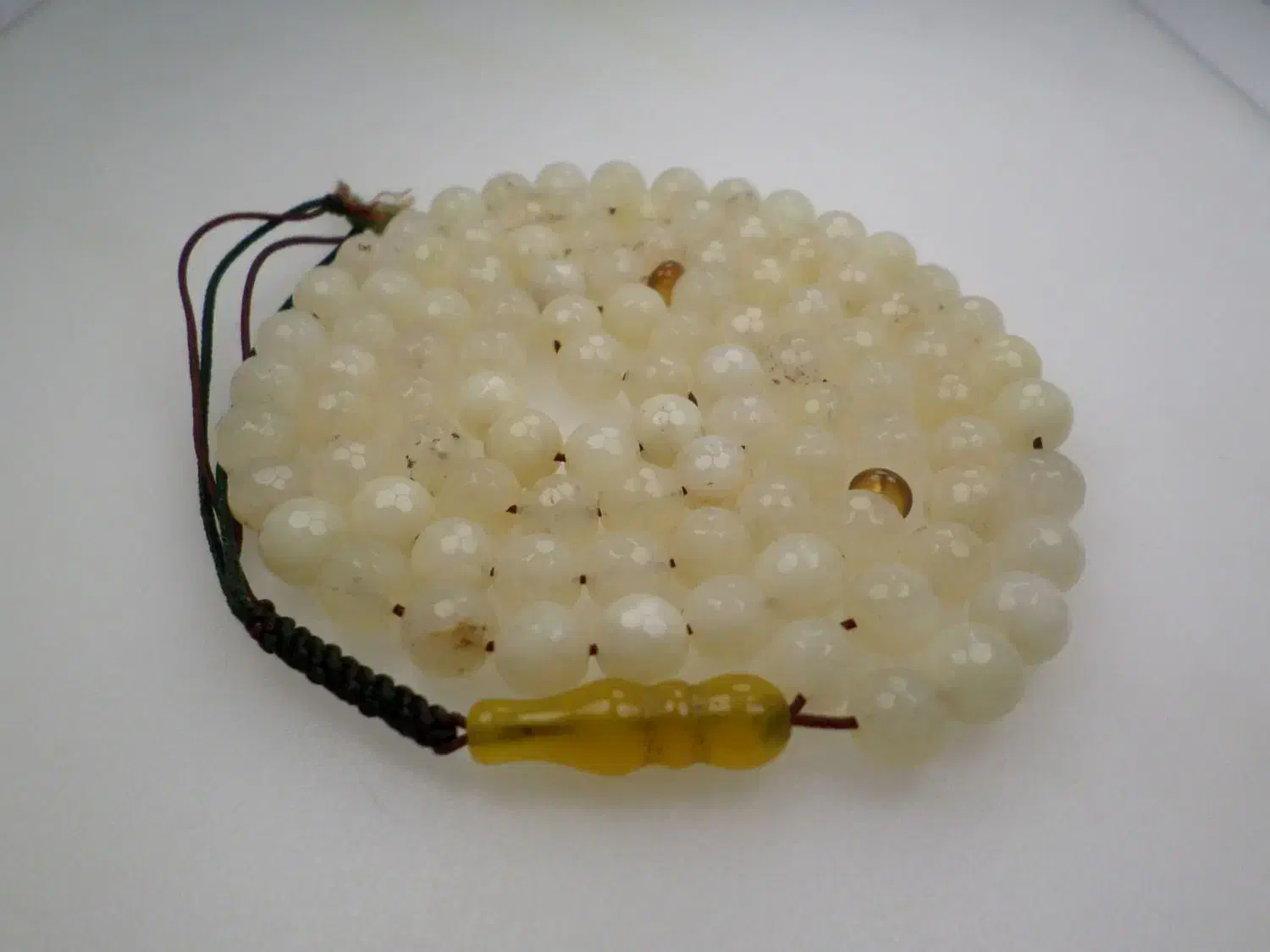 تسبیح  عقیق  ۱۰۱ عددی به رنگ سفید شیری کد۲۸۲|بدلیجات|رشت, گلسار|دیوار