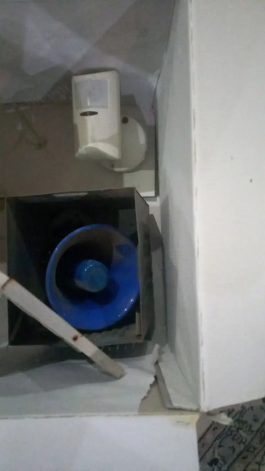 دزدگیر تلفن کننده|دوربین مداربسته|اصفهان, باغ دریاچه|دیوار