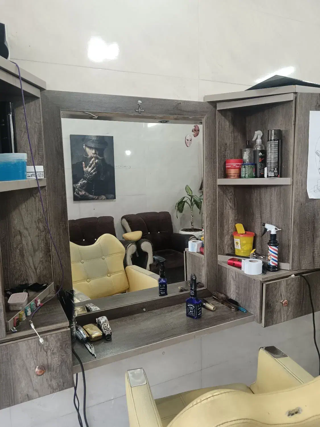 دکور اریشگاه|آرایشگاه و سالن‌های زیبایی|شیراز, غدیر جنوبی|دیوار