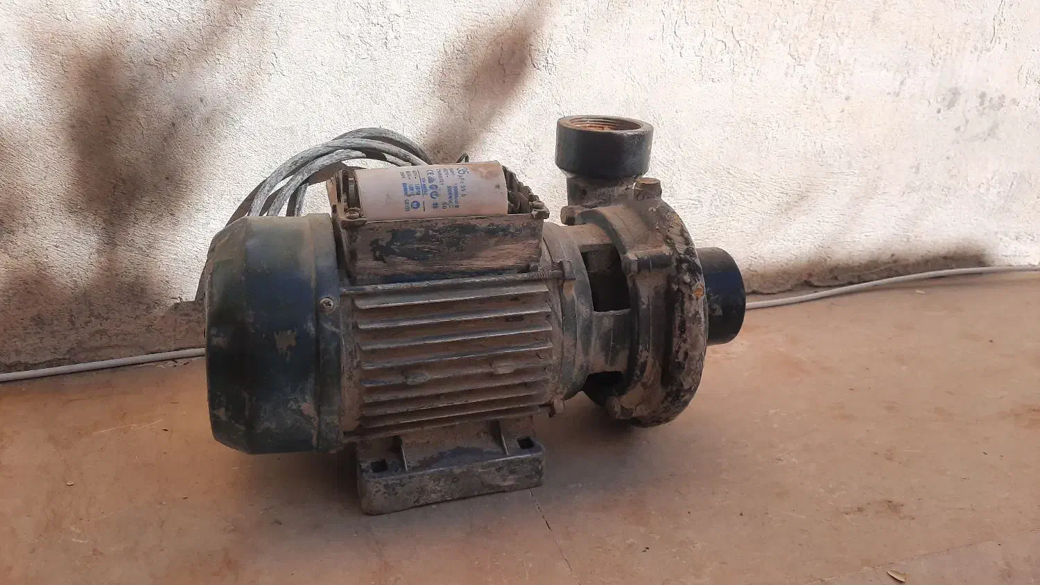 پمپ آب ۲ نیم اینچ|مصالح و تجهیزات ساختمان|صدرا-فارس, فاز ۱|دیوار