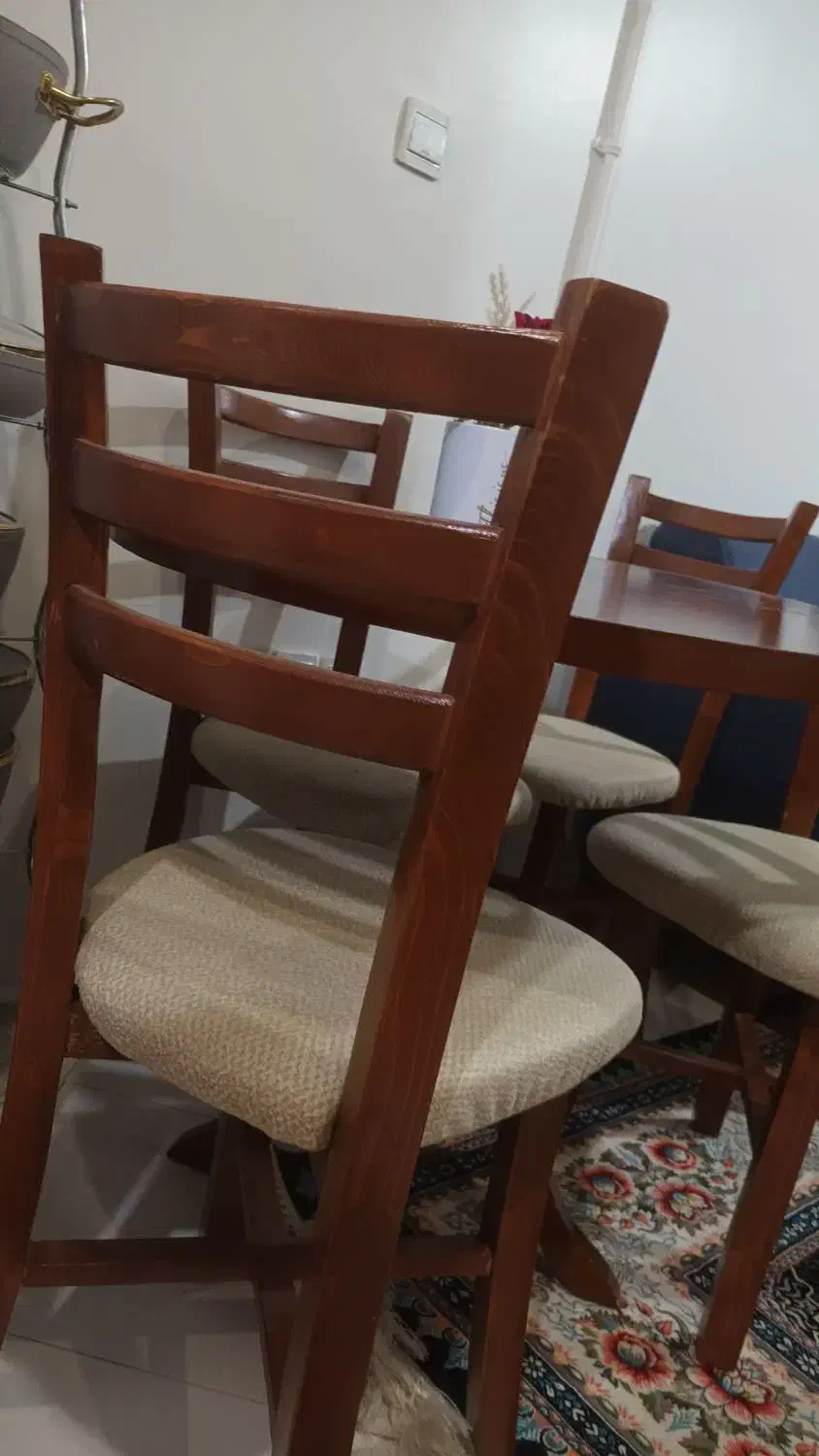 میزنهارخوری چهارنفره بخاطرکمبودجاومستاجری|میز و صندلی غذاخوری|تهران, خاک سفید|دیوار