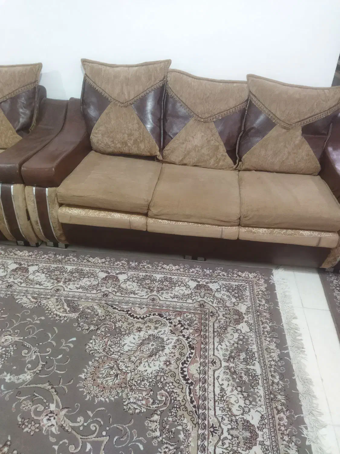 مبل ۷نفره کارکرده زیر قیمت فقط یک میلیون|مبلمان خانگی و میز عسلی|رشت, یخسازی|دیوار