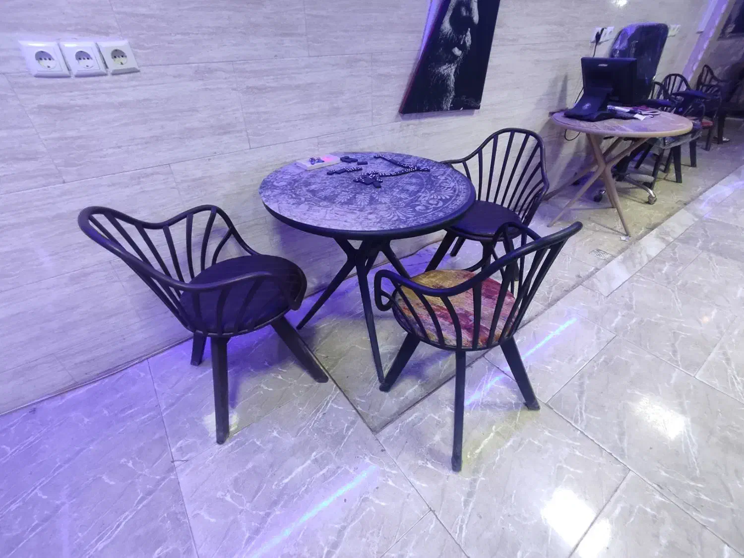 ۳عدد میز گرد.با۴عددصندلی|میز و صندلی غذاخوری|بابل, |دیوار