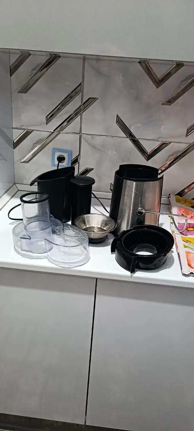 آب میوه گیر کنوود|آبمیوه‌گیر و آب‌مرکبات‌گیر|خرم‌آباد, |دیوار