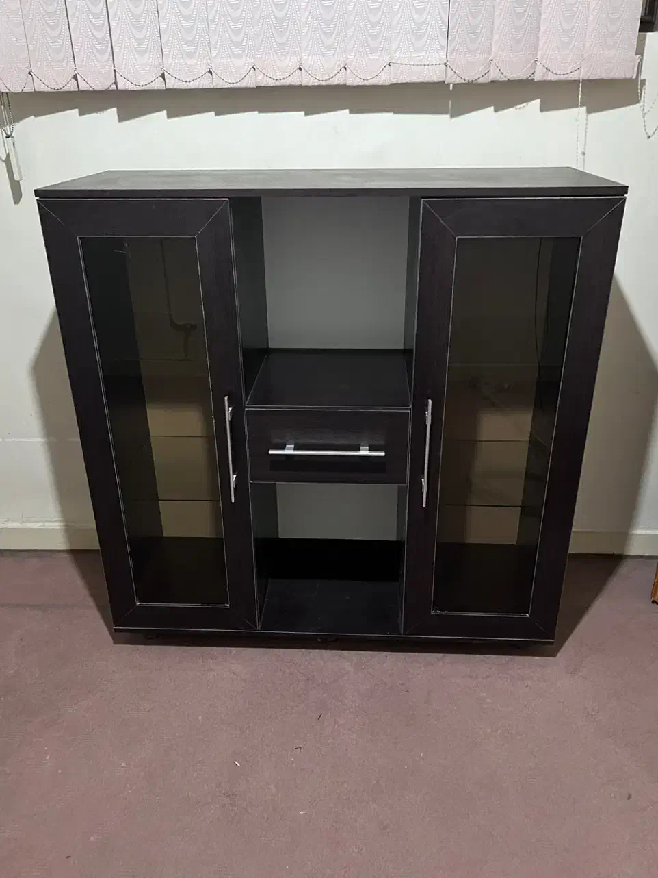 کمد چوبی با درب شیشه ای|جاکفشی، کمد، دراور|شاهین‌شهر, مخابرات (شهید بهشتی)|دیوار