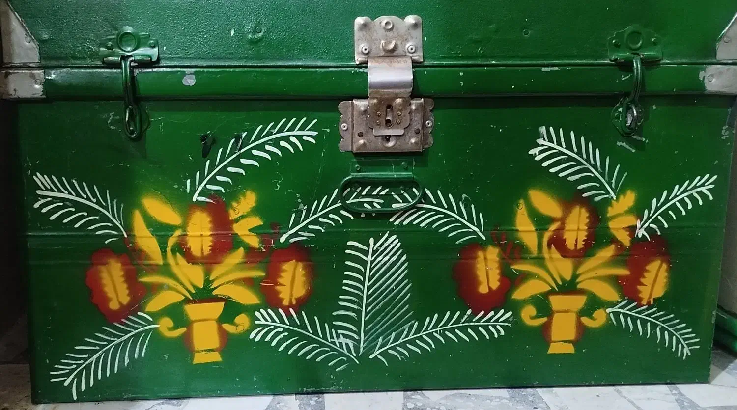 صندوقچه آهنی برای وسایل|مبلمان خانگی و میز عسلی|زاهدان, |دیوار