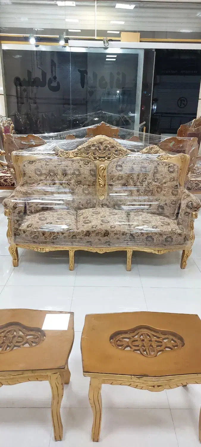 مبل سلطنتی ۹نفره چوب گردو ملایر درحدنو|مبلمان خانگی و میز عسلی|رشت, آزادگان|دیوار