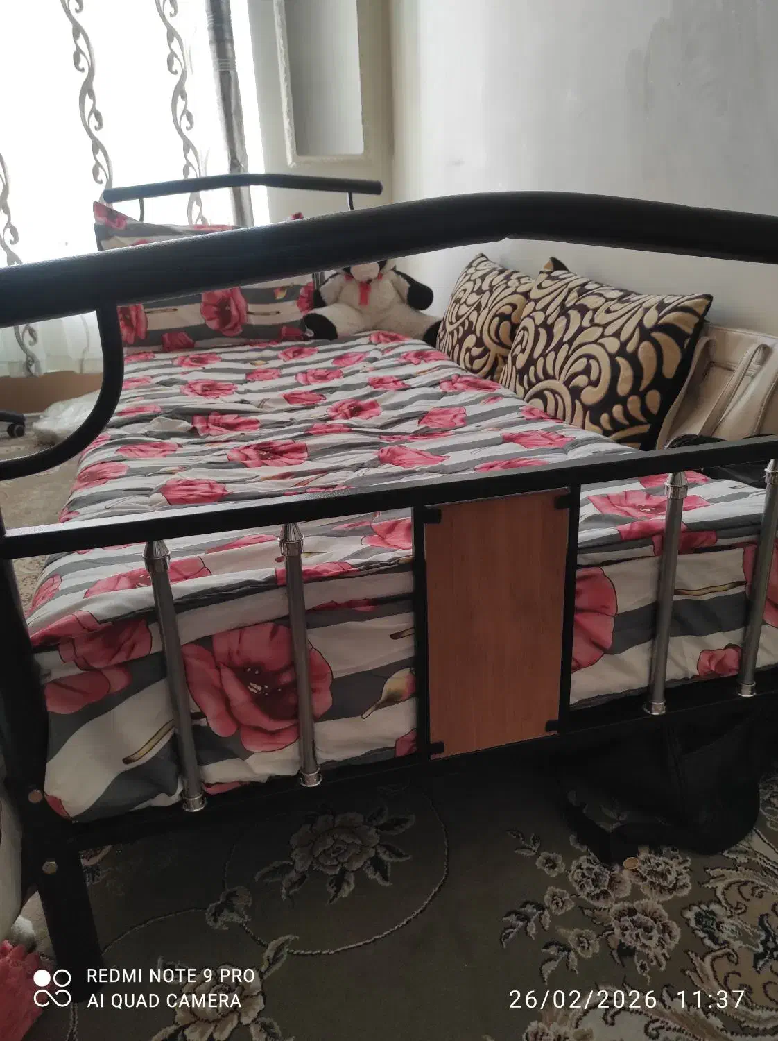 تخت فلزی|تخت و سرویس خواب|بروجرد, |دیوار