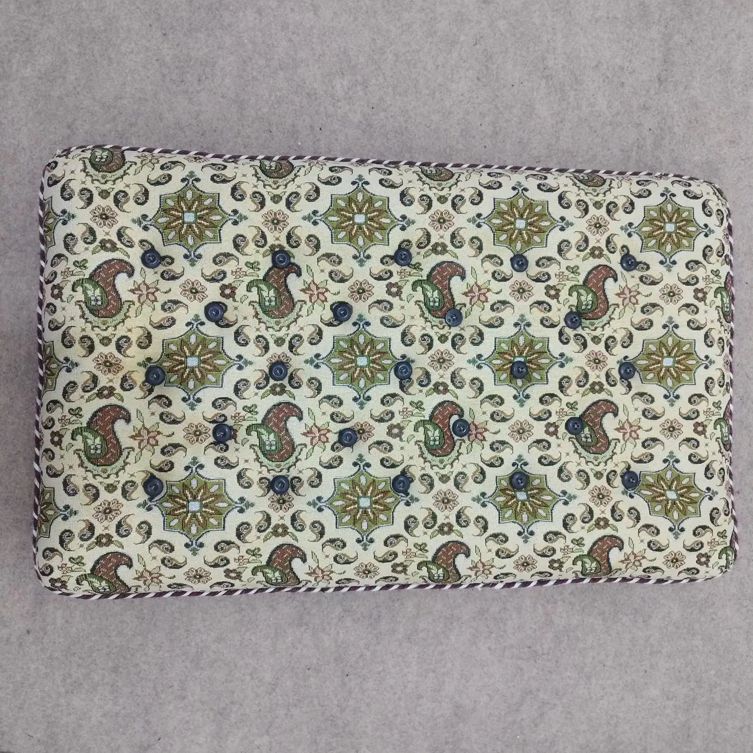 پشتی دست ساز|پشتی|سنندج, |دیوار