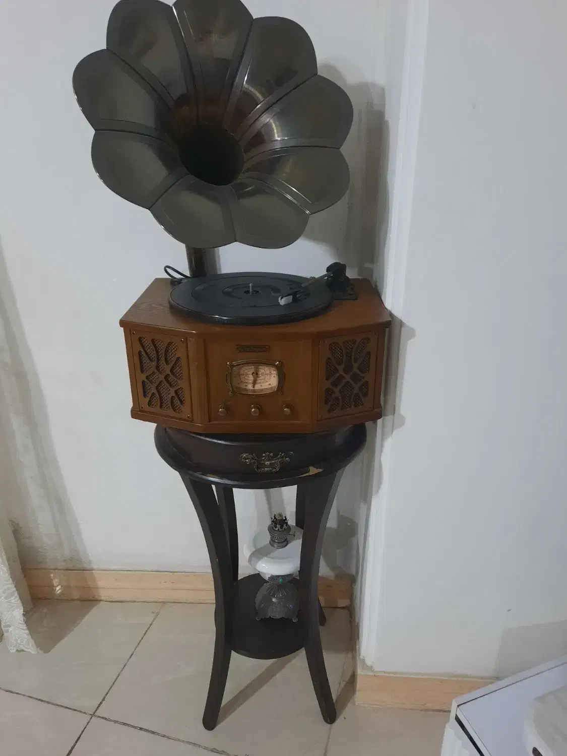 گرامافون به همراه میز|سیستم صوتی خانگی|بابل, |دیوار