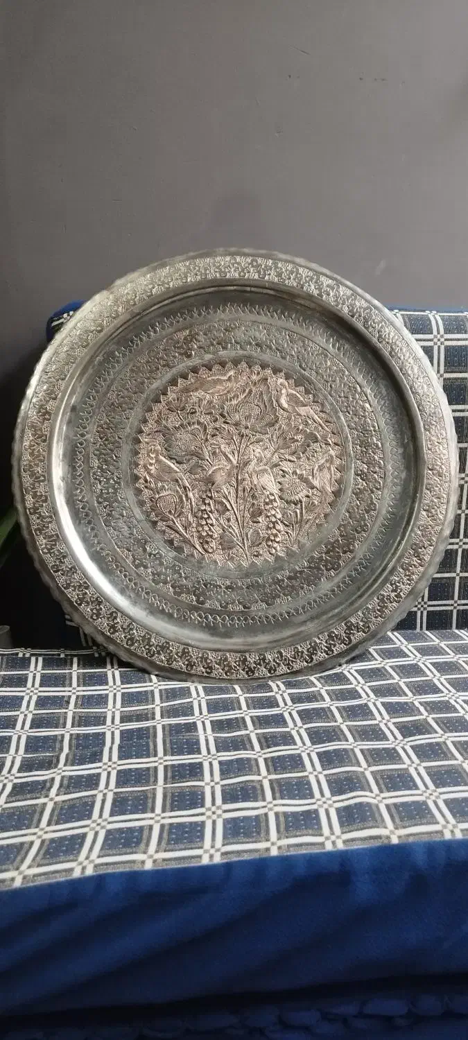 سینی قلمکاری|کلکسیون اشیاء عتیقه|تهران, فلسطین (میدان انقلاب)|دیوار