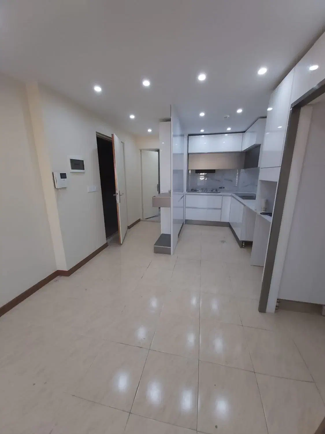 ۸۲متری لوکس در برج افرینش