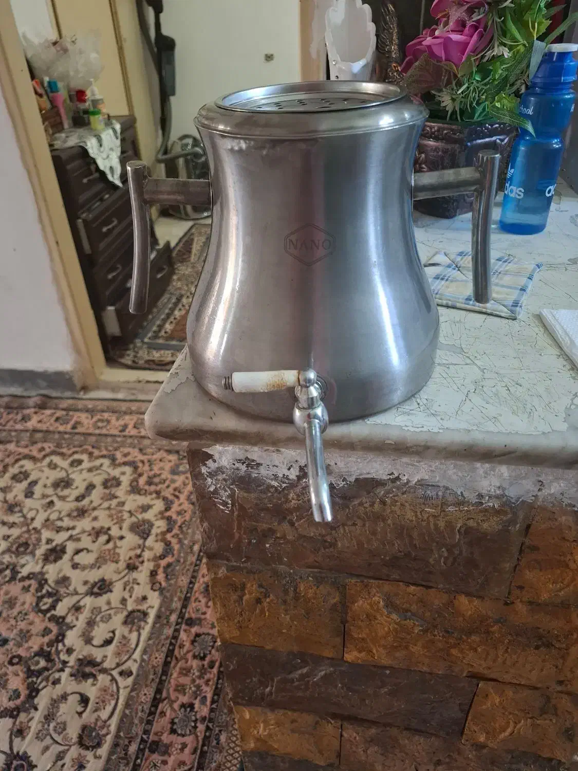 کتری|قوری، کتری، قهوهساز دستی|چهارباغ, |دیوار