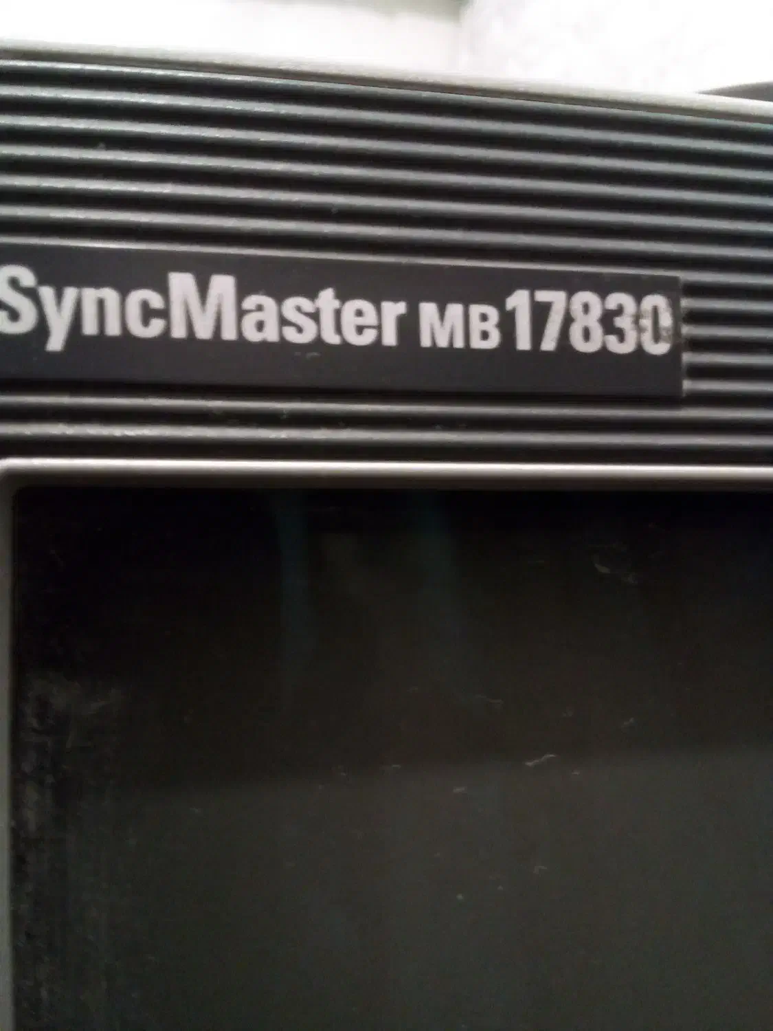 دوعدد مانیتور سالم/زیرفی|رایانه رومیزی|اصفهان, آهنگران|دیوار