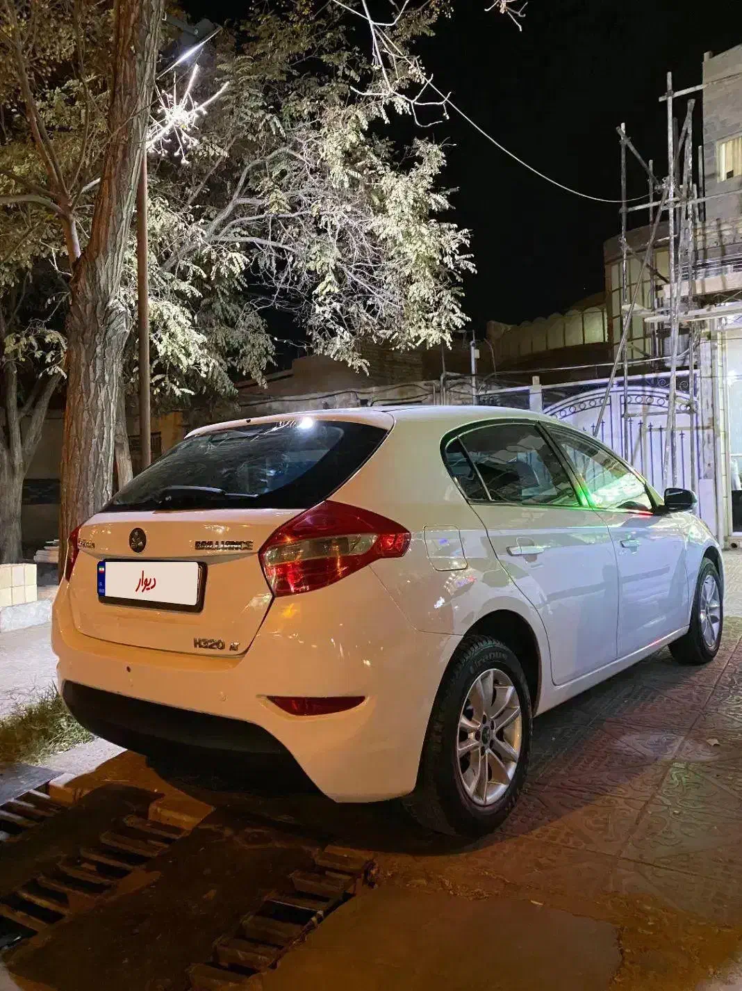 برلیانس۳۲۰مدل۹۶ اتومات|خودرو سواری و وانت|کاشمر, |دیوار