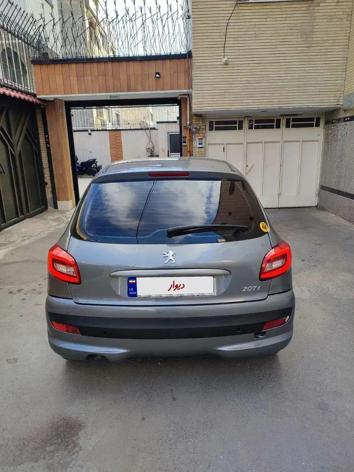 207 دنده ای مدل 96|خودرو سواری و وانت|اصفهان, طامه|دیوار