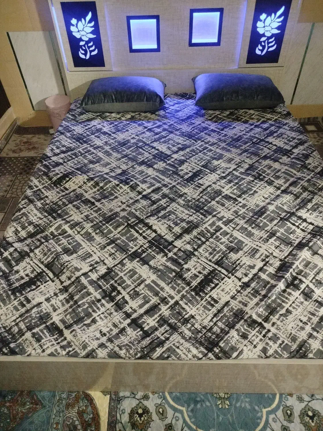 تخت دونفره با تشک طبی بفروش میرسد|تشک تختخواب|نجفآباد, گلدشت|دیوار