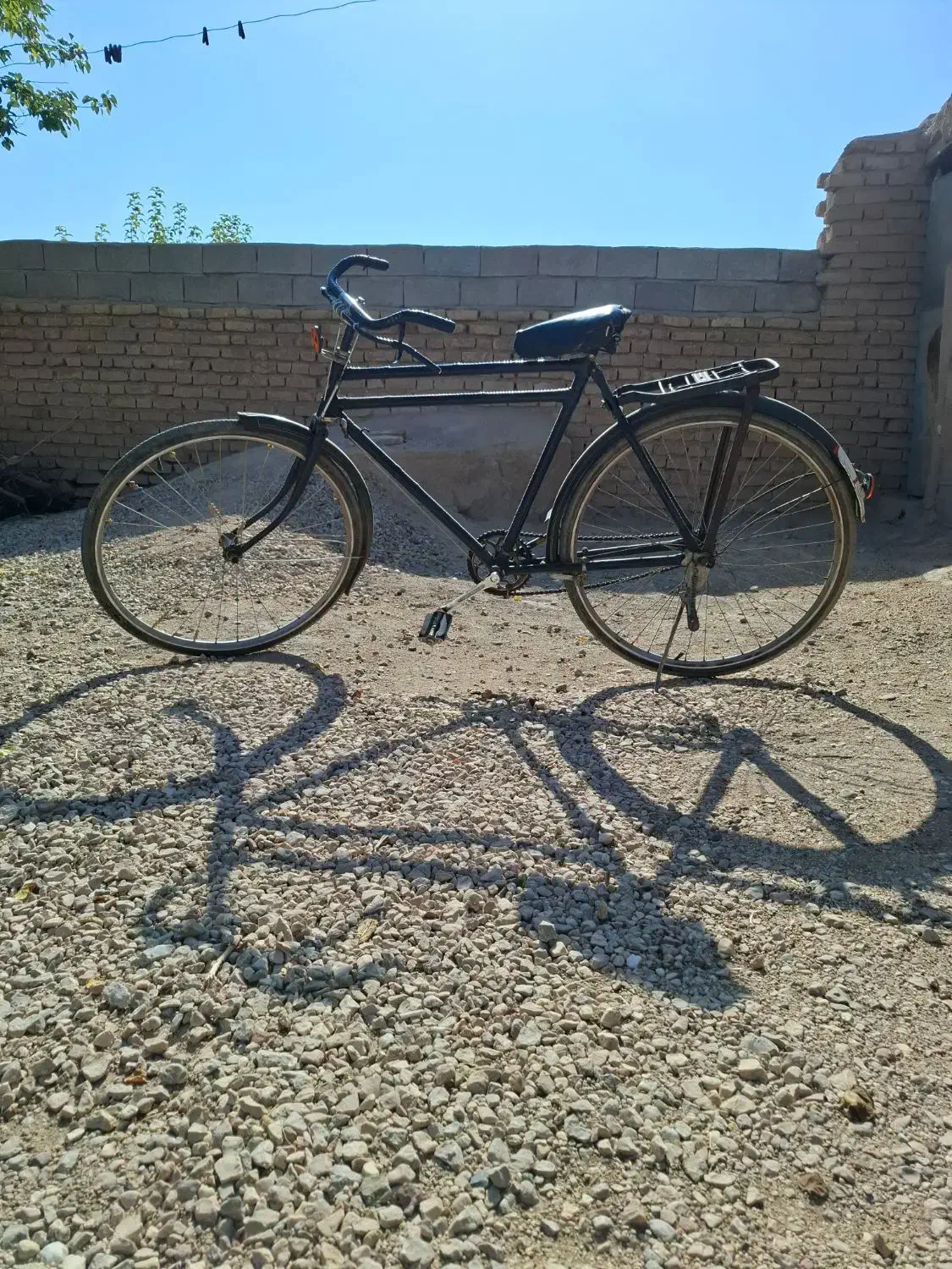 دوچرخه ی قدیمی|دوچرخه، اسکیت، اسکوتر|نی‌ریز, |دیوار