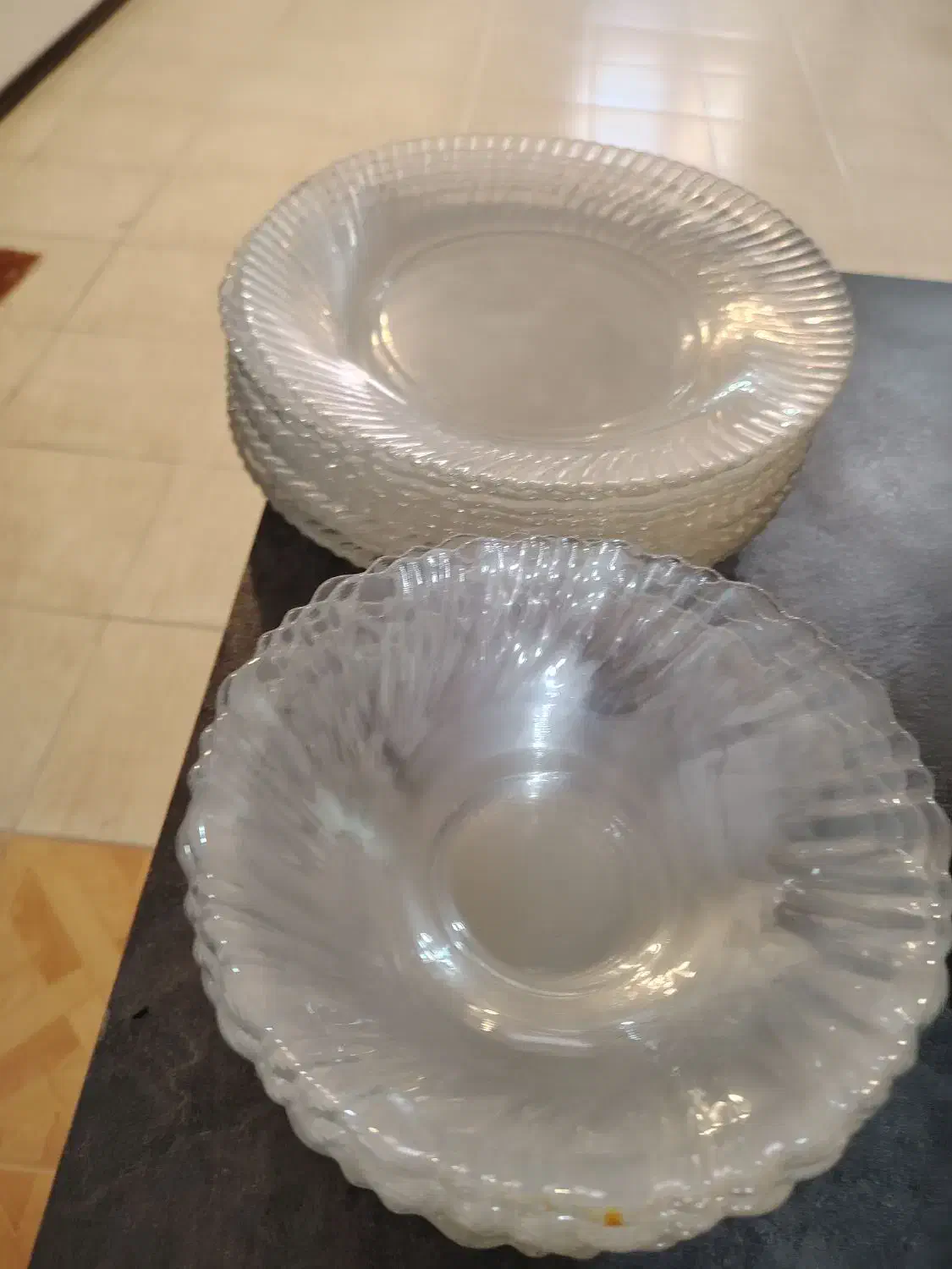 فروش سرویس چینی گل سرخی|ظروف سرو و پذیرایی|شهرکرد, |دیوار