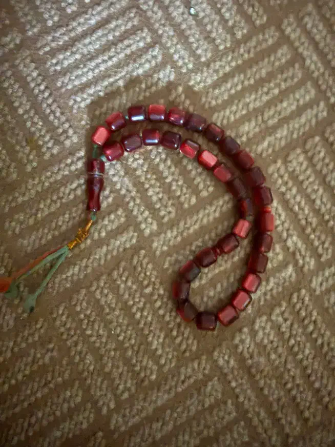 تسبیح قدیمی|کلکسیون اشیاء عتیقه|شیراز, هفت تنان|دیوار